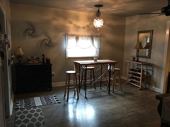 3rd image of 304 10th St
