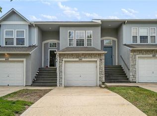 645 S Woodson Ln, Gardner, KS 66030