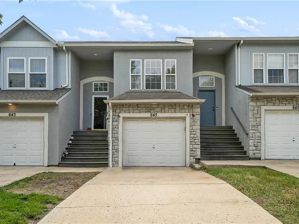 645 S Woodson Ln, Gardner, KS 66030