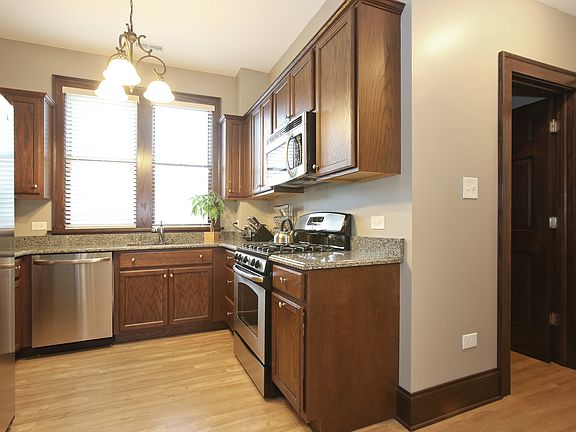 5th image of 61 6th Ave APT 1