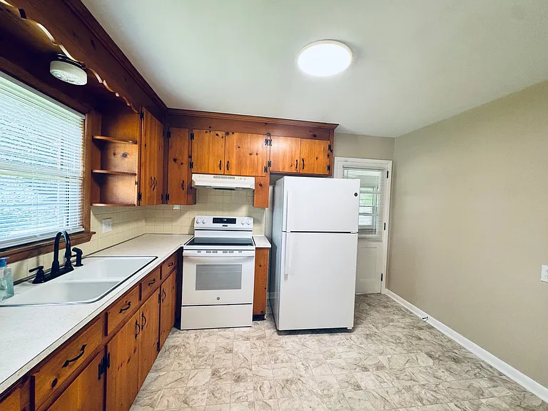 113 Hydaway Dr — Photo 4