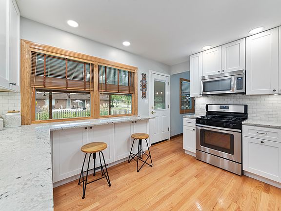 5th image of 8522 Beller Ct