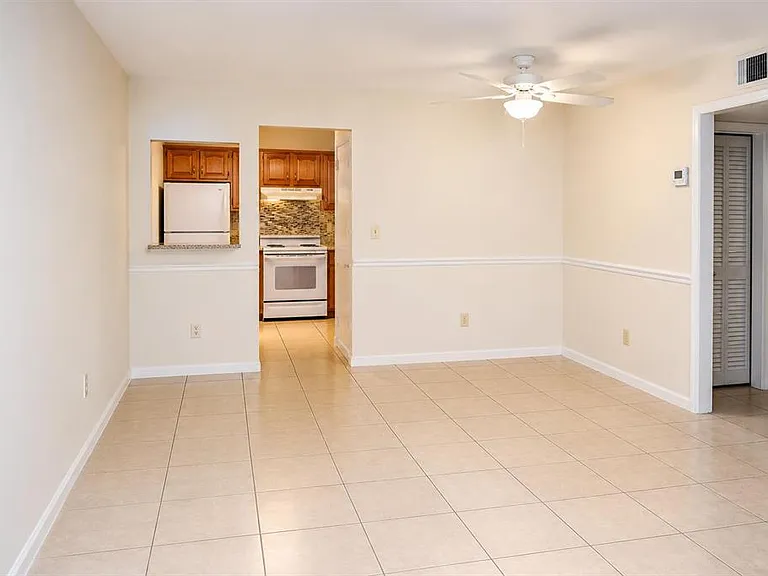 11000 NW Royal Palm Blvd — Photo 1