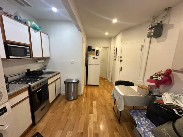 166 East 91st Street 3C image 3 of 7