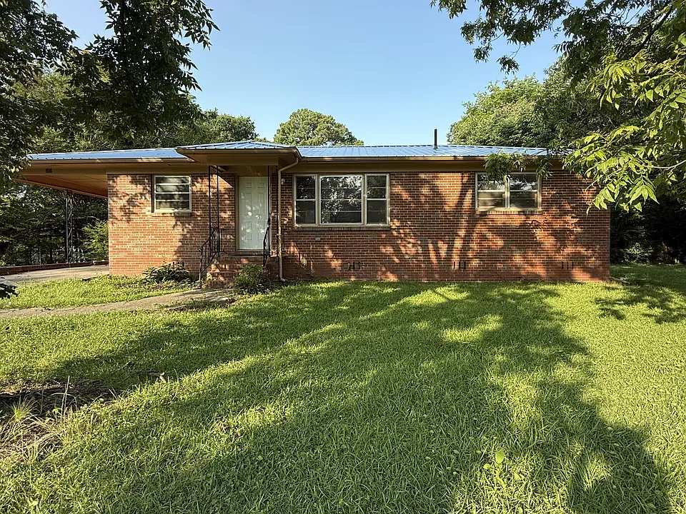 317 Sunhill Rd NW