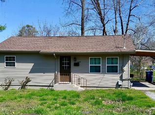 102 Laclede Ave, Carterville, IL 62918