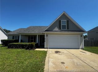 2118 Queen Elizabeth Ln, Hope Mills, NC 28348