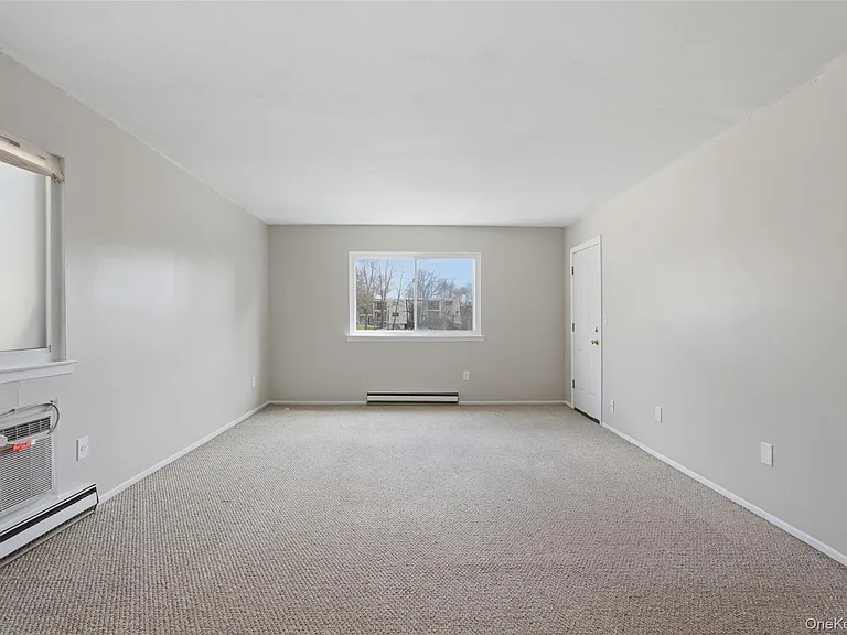 614 Fox Run Ln #614 — Photo 7
