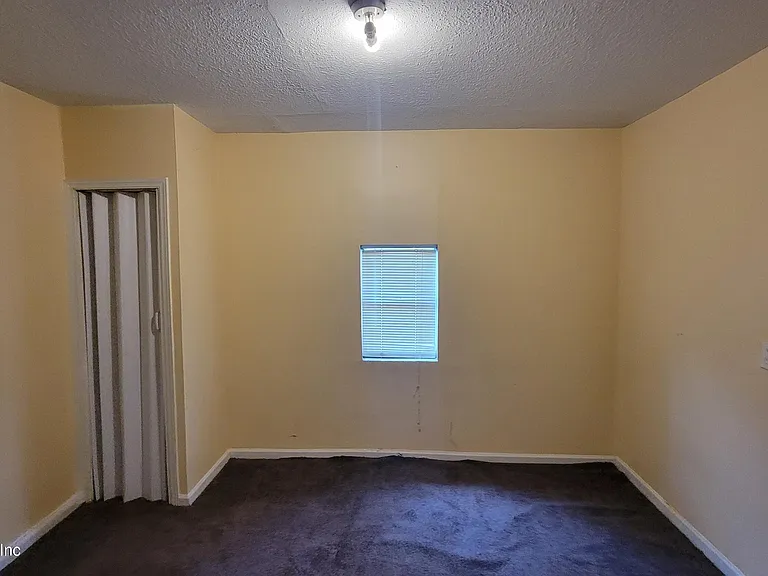 2810 Venus St — Photo 6