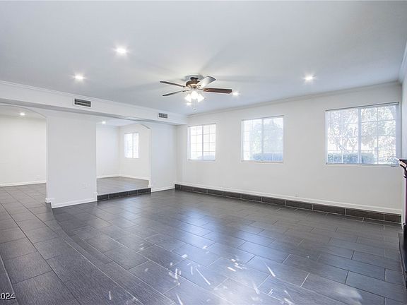 5th image of 3430 Townhouse Dr