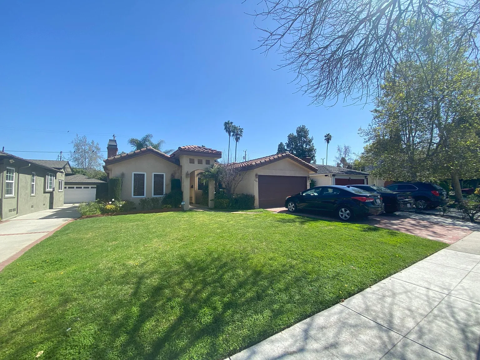620 S Beachwood Dr — Photo 1