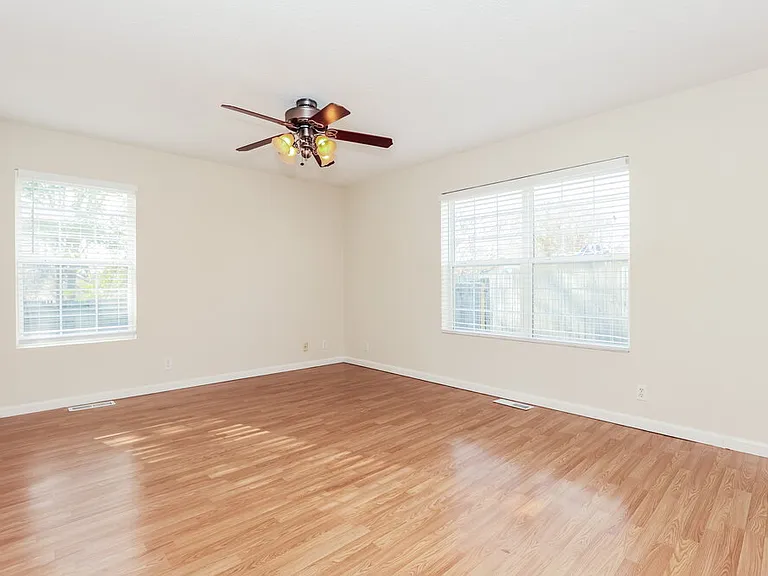 2313 Leighton Way — Photo 8
