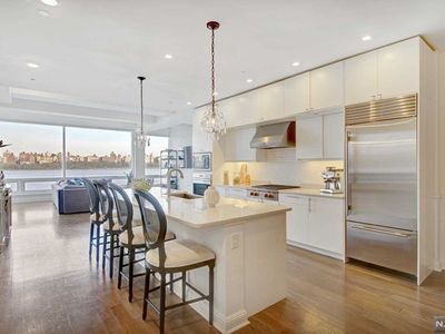 9 Somerset Ln #508/509, Edgewater, NJ, 07020