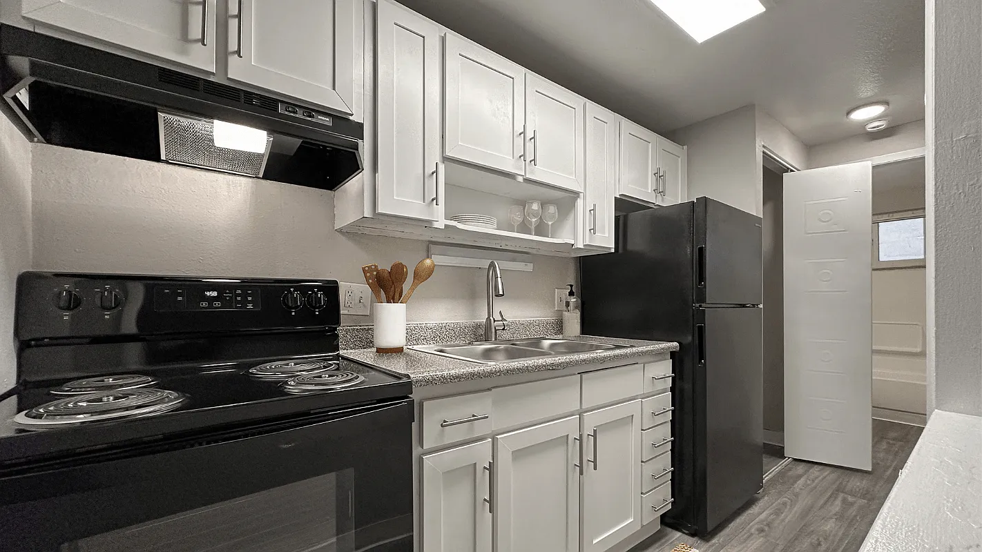 Hidden Lake Apartments — Photo 4
