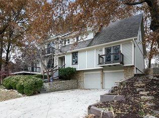3615 NE Basswood Dr, Lees Summit, MO 64064