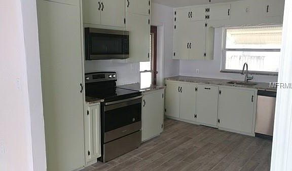 5th image of 4140 Edgewater Dr