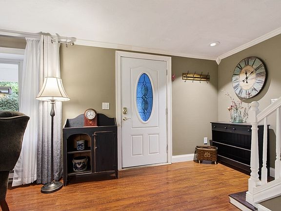 4th image of 48 Westview Rd