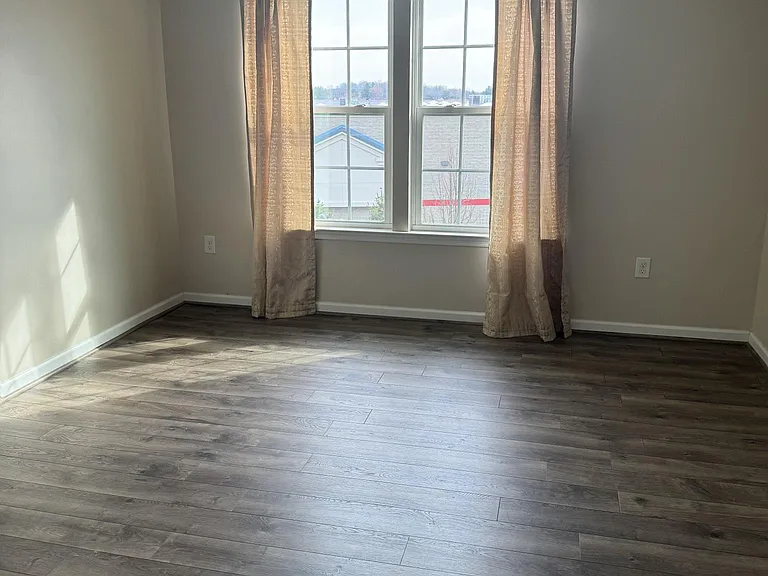 304 Susan Cir — Photo 21