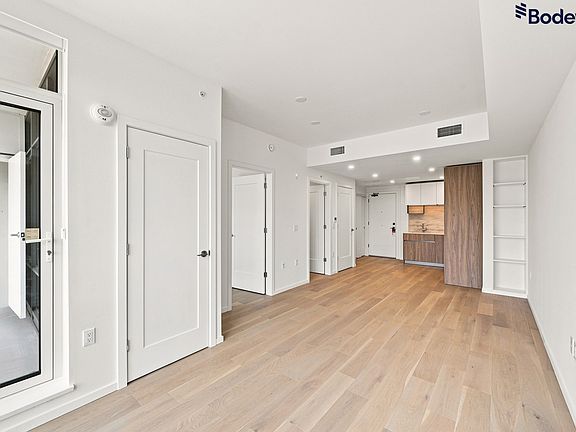 5th image of 8486 Oak St
