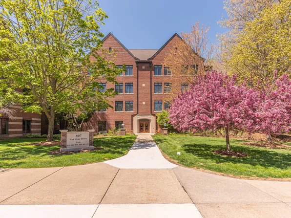 807 Asa Gray Dr APT 302, Ann Arbor, MI 48105
