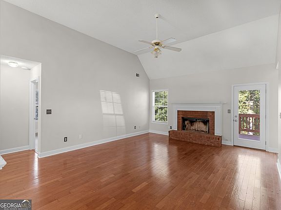 4th image of 1425 Shingle Way