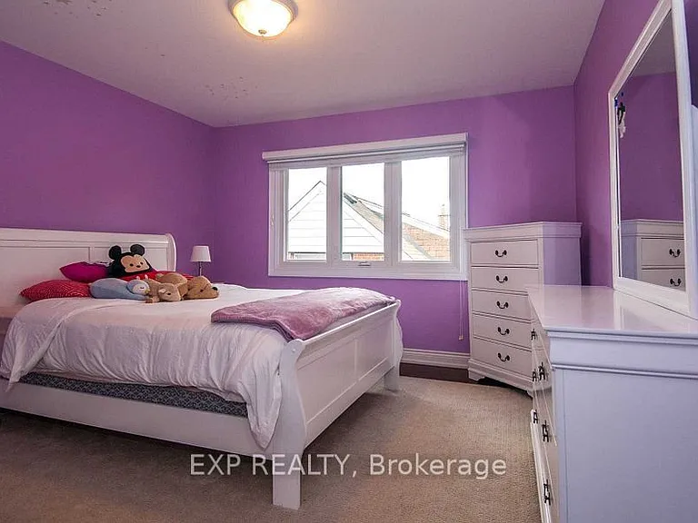 220 Viewmount Ave — Photo 30