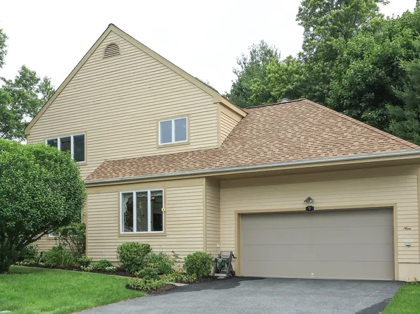 9 Charlotte Ct, Briarcliff Manor, NY 10510