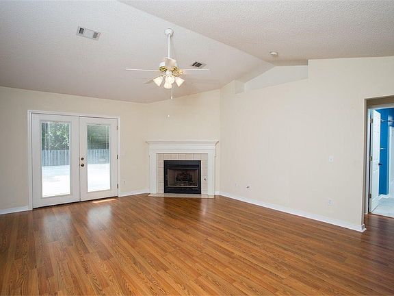 3rd image of 1633 Beachside Dr