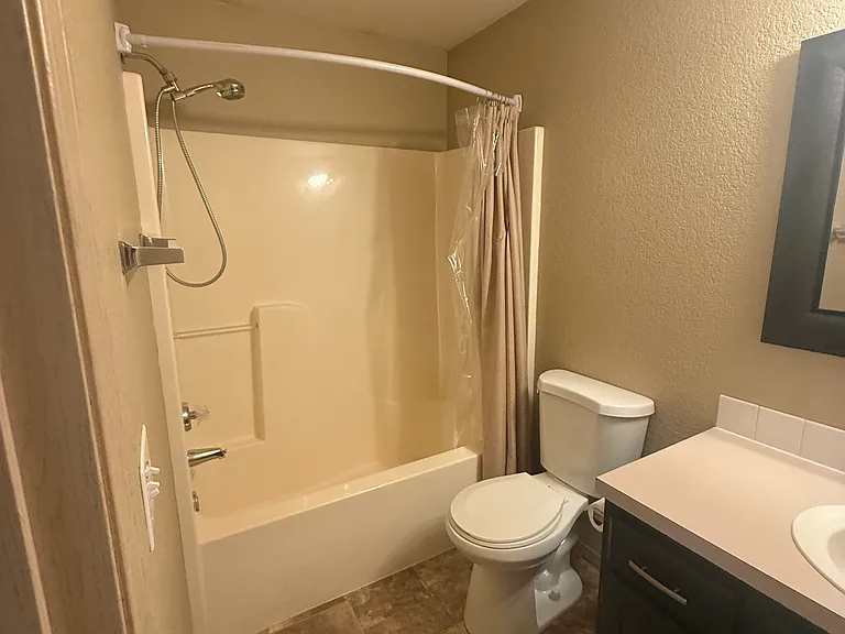 6007 Merlot Ln SE — Photo 3