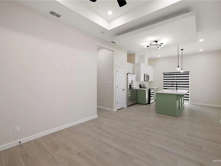 5705 Notre Dame Ave #3 — Photo 4