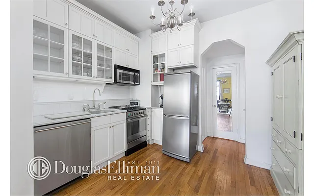 Sold by Douglas Elliman | media 8