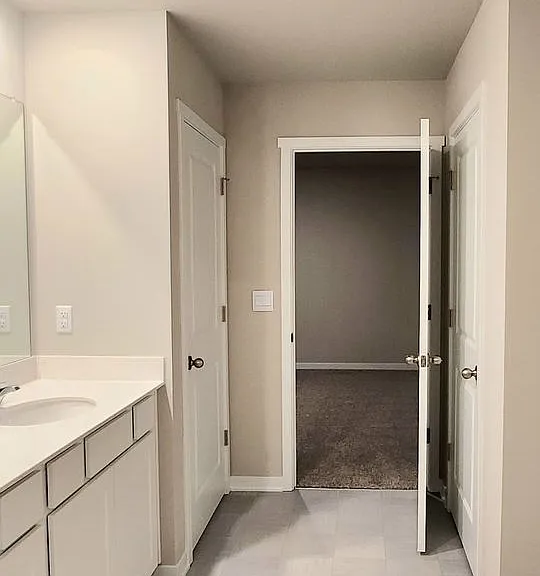 2459 SE Fox Valley Dr — Photo 18