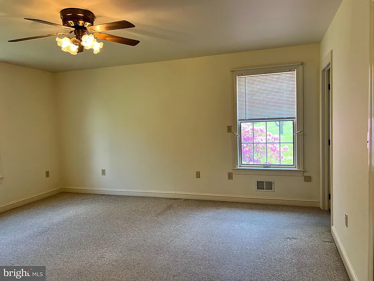 10319 Harmony Rd — Photo 15