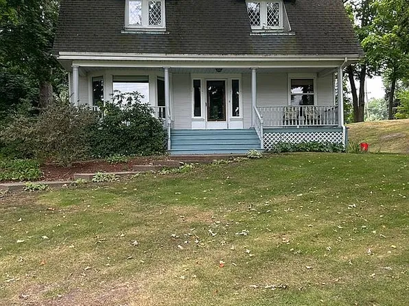 1566 Bridge St NW, Grand Rapids, MI 49504