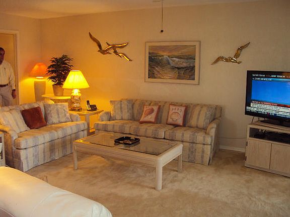 5th image of 19800 Sandpointe Bay Dr APT 611