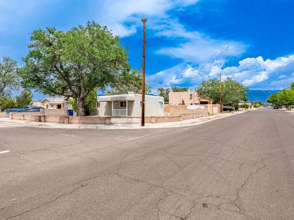 2700 Solano Dr NE, Albuquerque, NM 87110