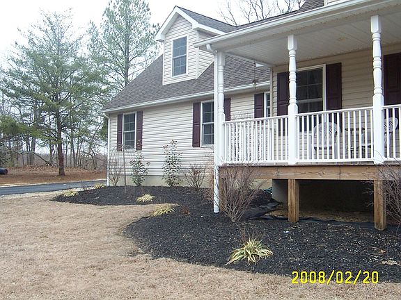 a closer veiw of mature lanscape planting beds