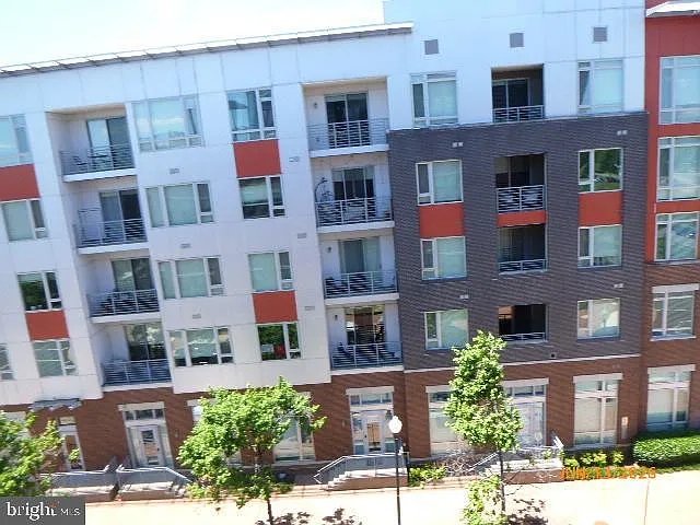 701 Swann Ave #503 — Photo 1