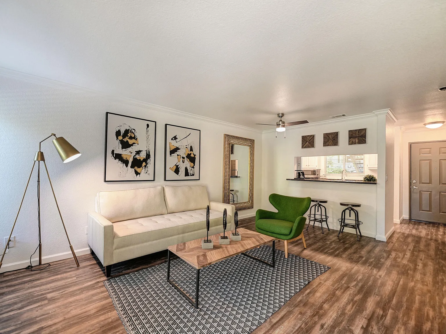 Harbor Oaks Apartments — Photo 2