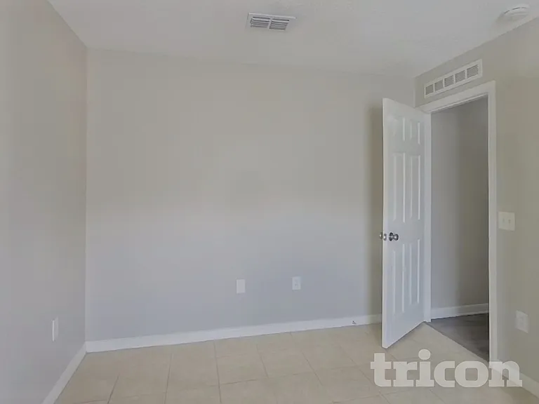 810 Ognon Ct — Photo 9