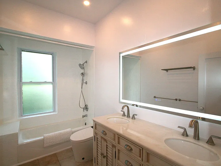 142 Sussex St #3 — Photo 10