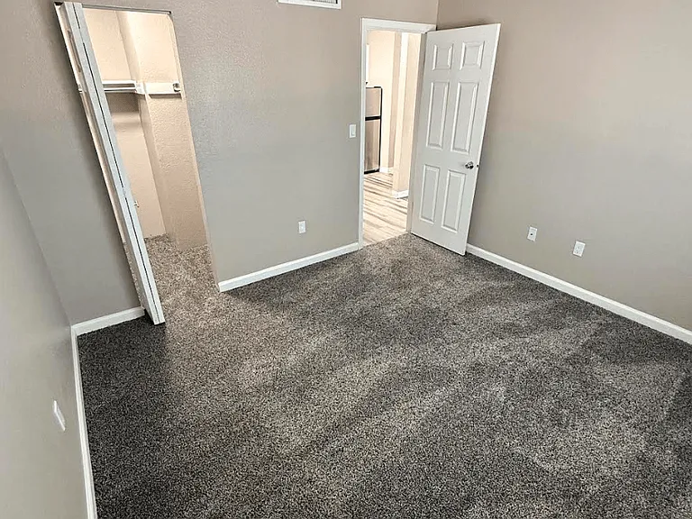 Vista Del Sol Apartments — Photo 18