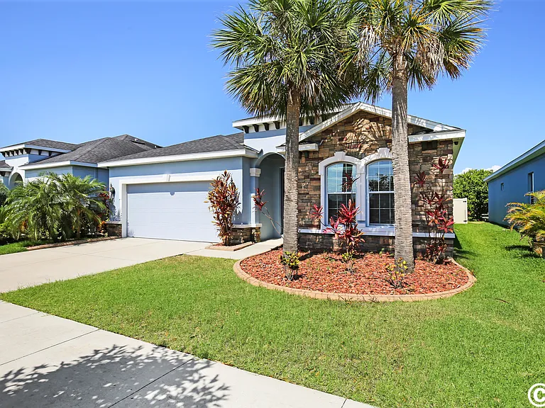 5018 Inshore Landing Dr — Photo 3