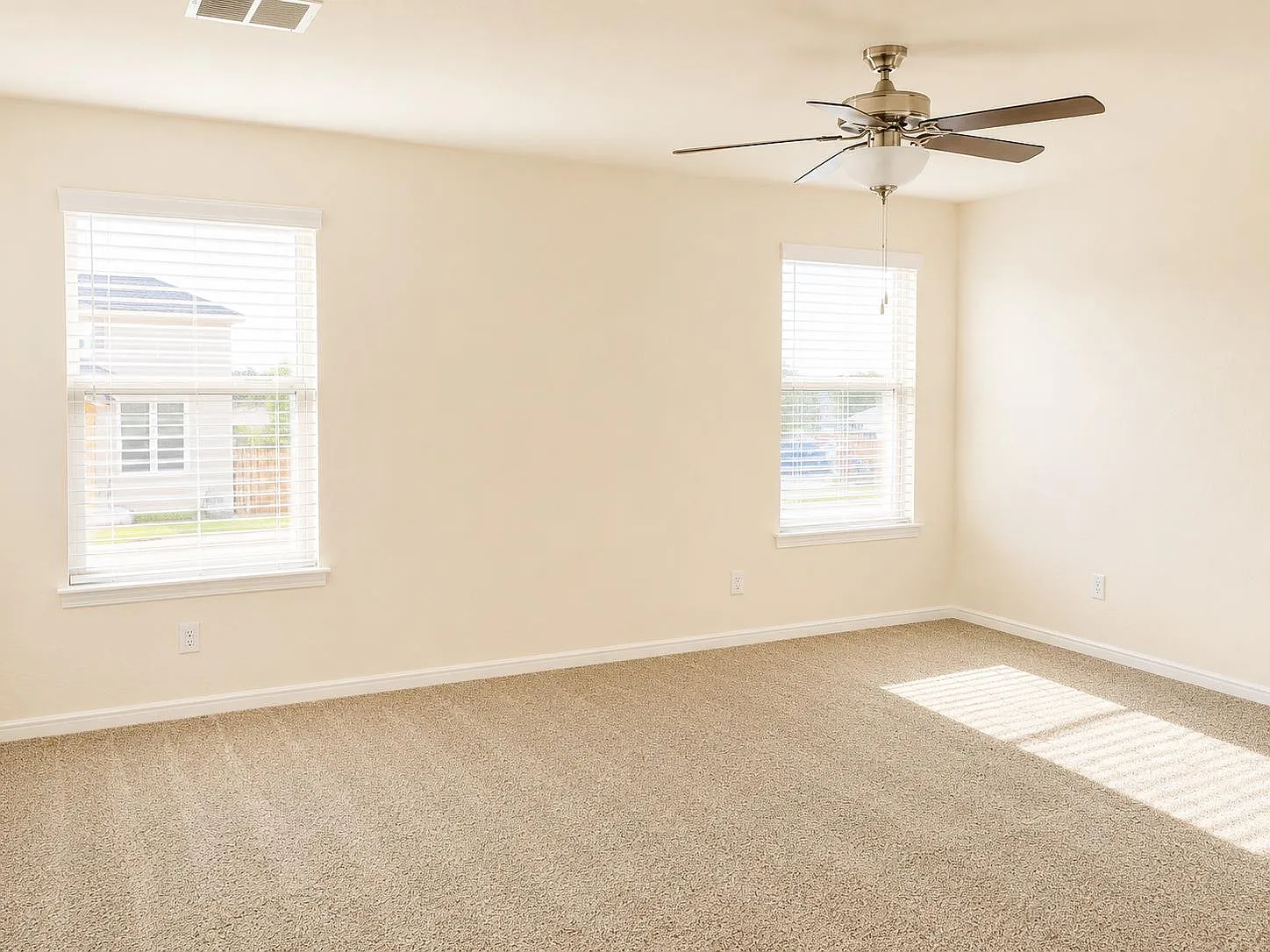 4 bed, 3.0 bath, 2248 sqft, $1,995 — Photo 4