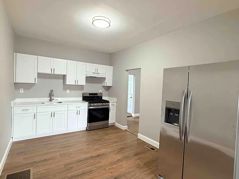 5031 Denmore Ave — Photo 4