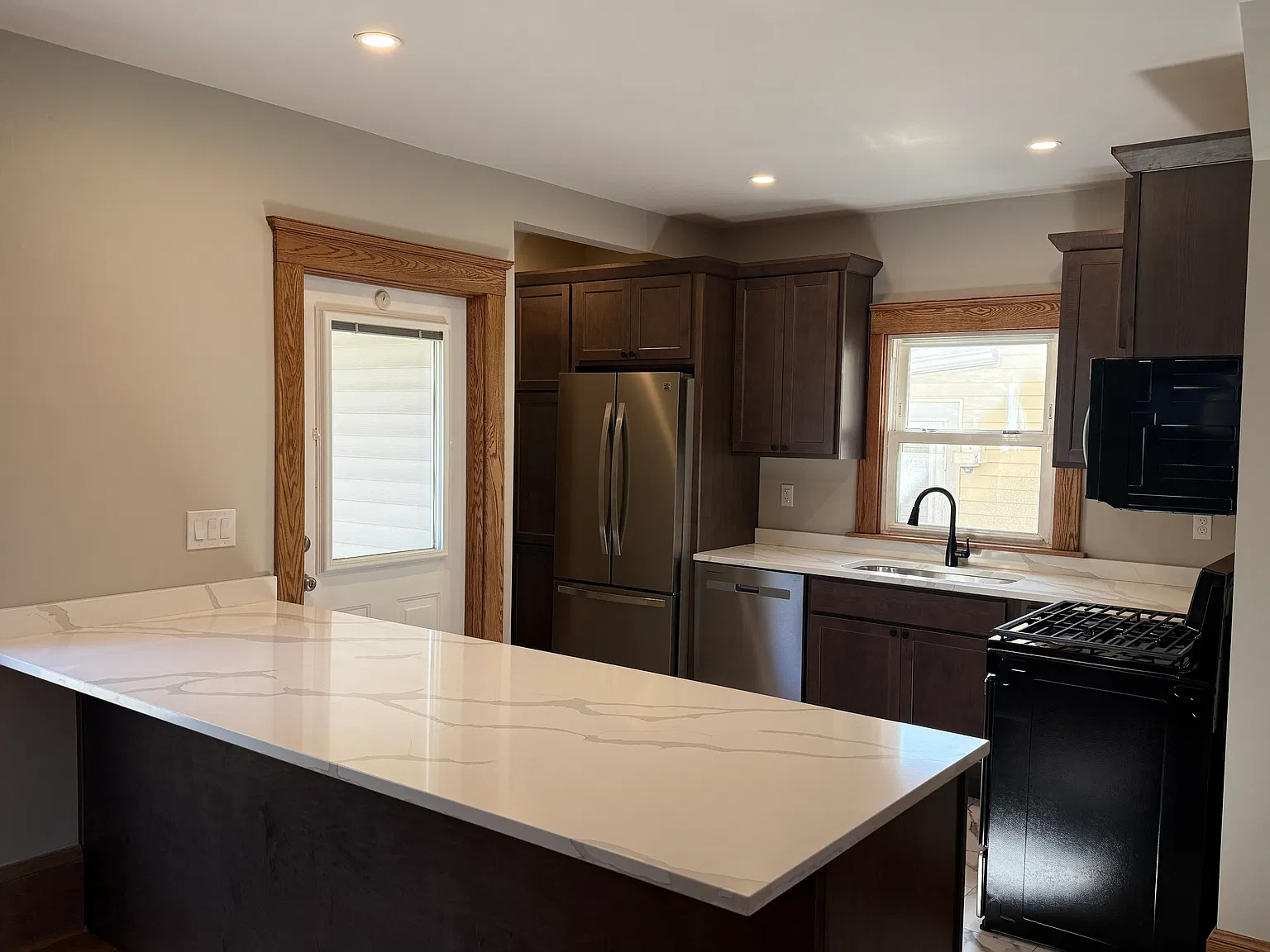 3 bed, 1.5 bath, 1180 sqft, $1,750 — Photo 4