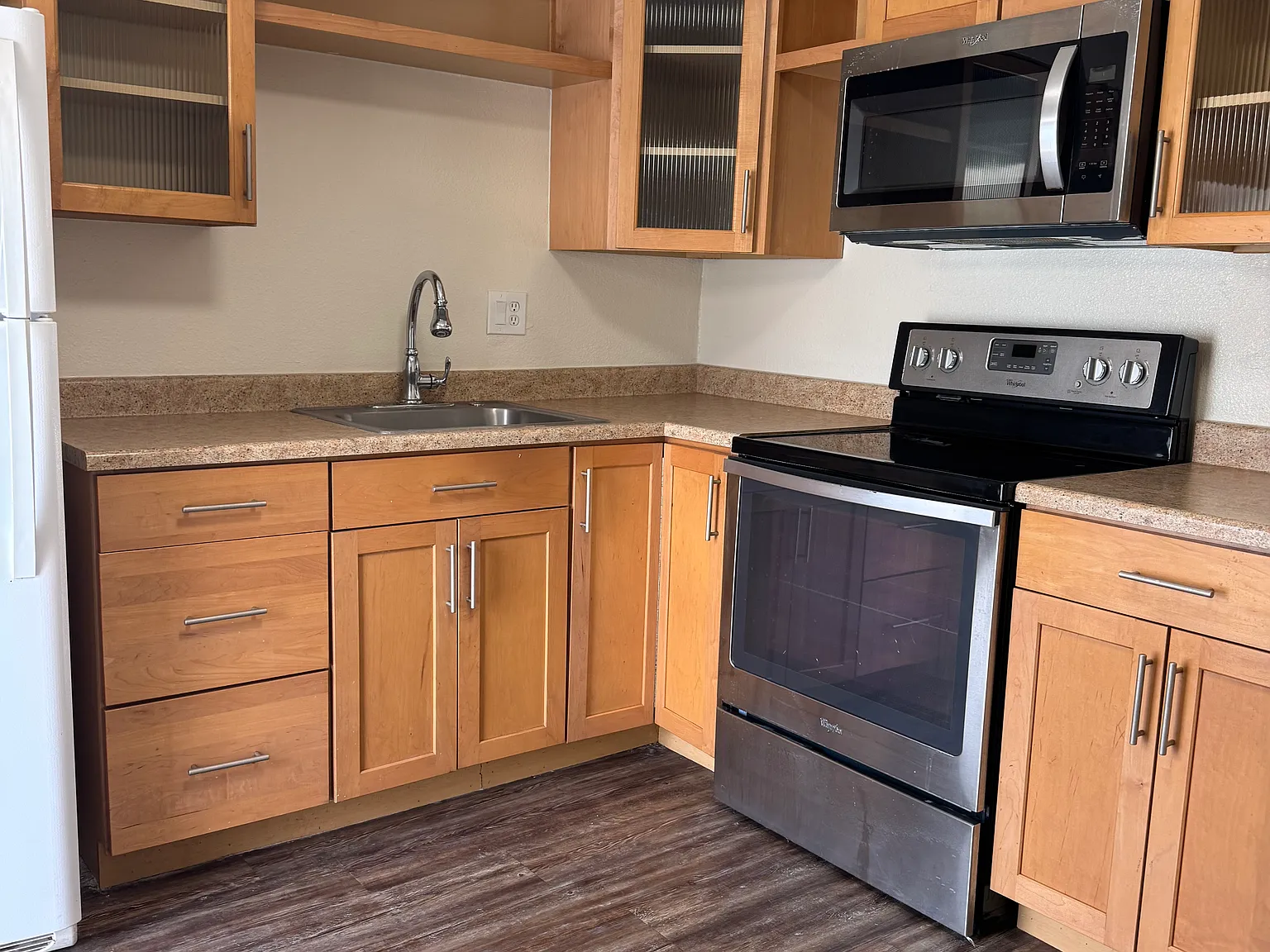 2 bed, 800 sqft, $1,150 — Photo 2
