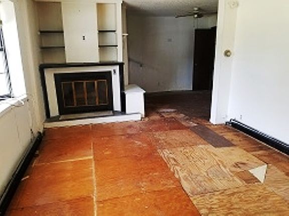 2nd image of 427 Bellaire Ave