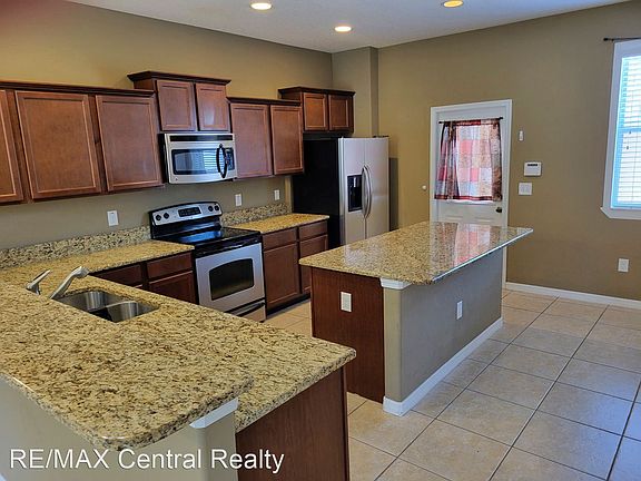 2nd image of 11162 Savannah Landing Cir
