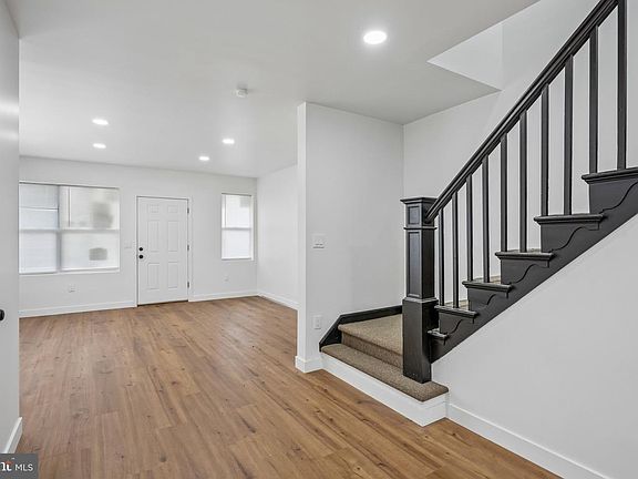 5th image of 977 N 23rd St
